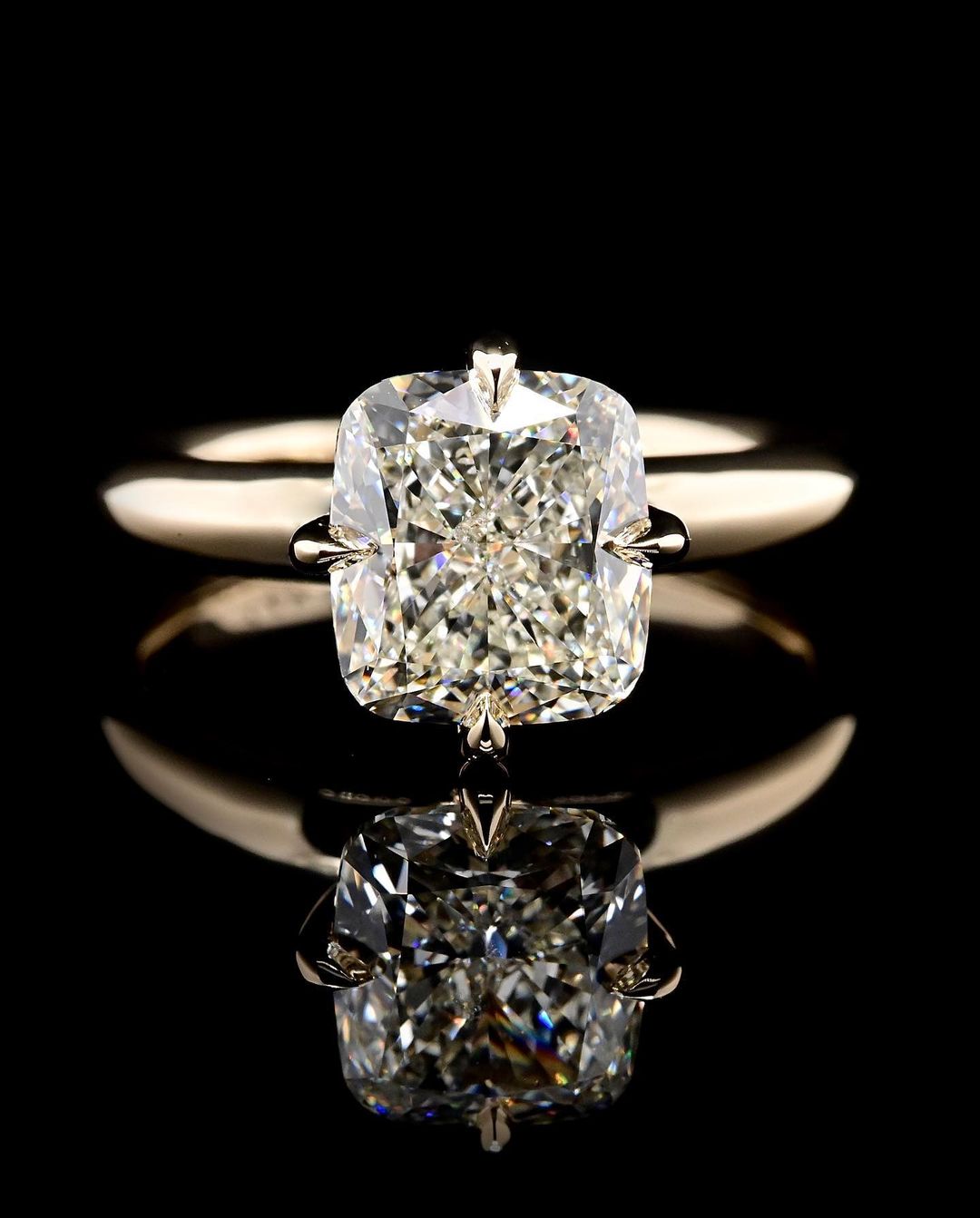 2.0ct-3.0ct Cushion Cut Solitaire Lab Grown Diamond Engagement Ring