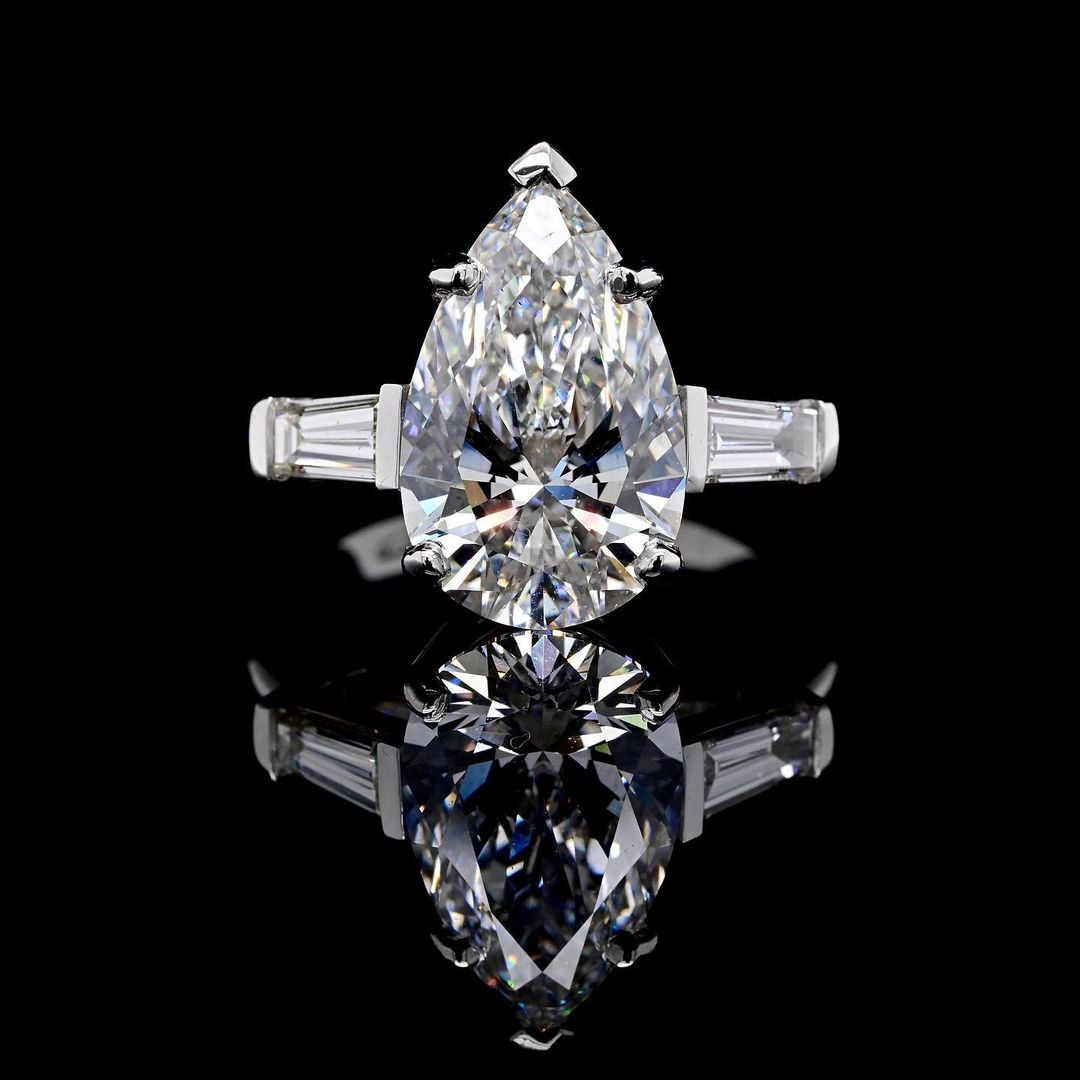 2.50ct-3.50ct Pear Cut Lab Grown Three Stone Diamond Engagement Ring