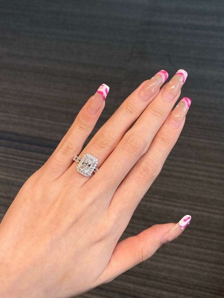 2.50ct-3.50ct Radiant Cut Lab Grown Diamond Halo Engagement Ring