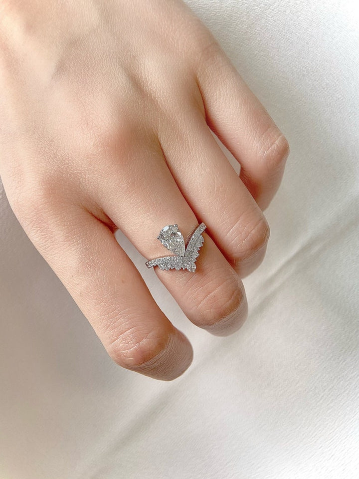 1.0ct-2.0ct Pear Cut Lab Grown Chevron Diamond Engagement Ring