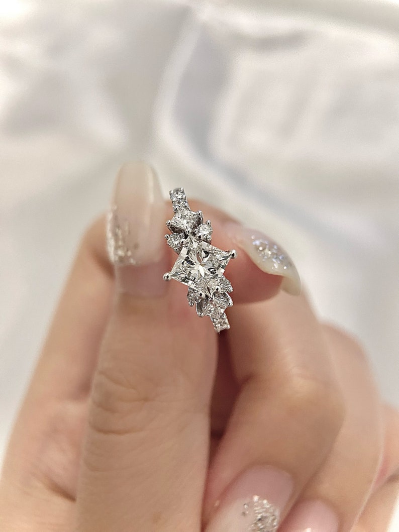 1.0ct-2.0ct Princess Cut Lab Grown Unique Cluster Diamond Engagement Ring