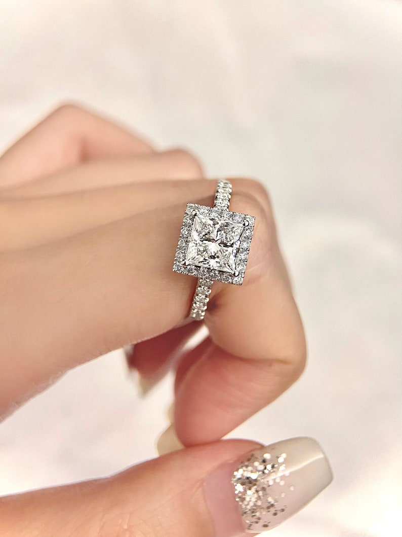 1.50ct-2.50ct Princess Cut Lab Grown Halo Diamond Engagement Ring