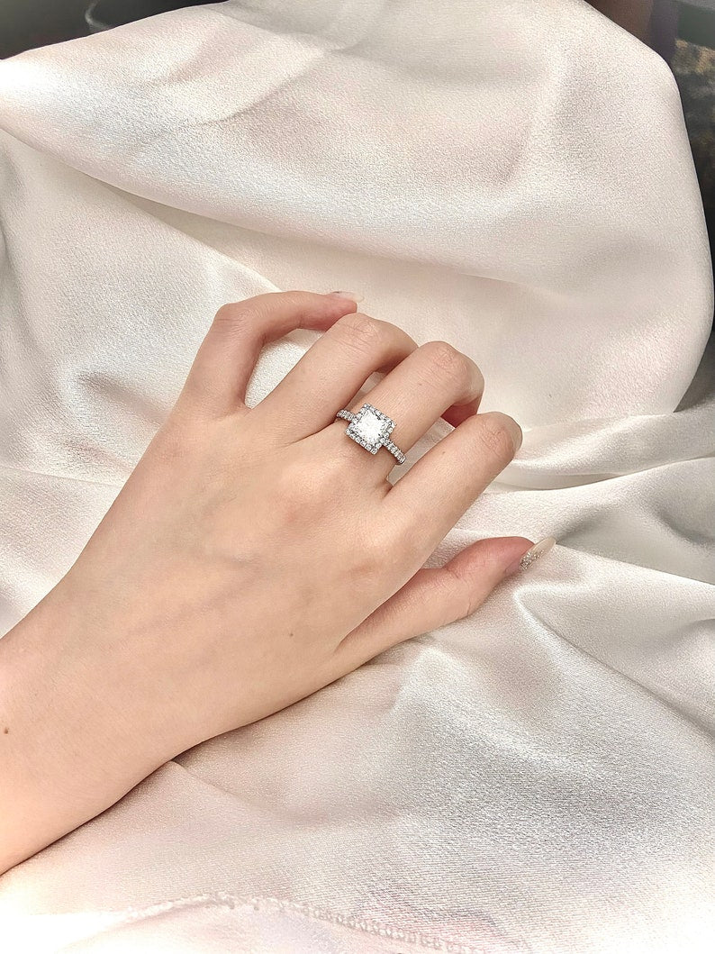 1.50ct-2.50ct Princess Cut Lab Grown Halo Diamond Engagement Ring