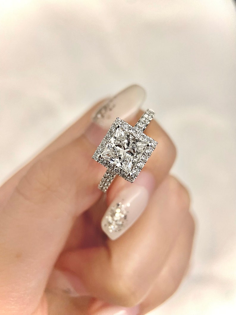 1.50ct-2.50ct Princess Cut Lab Grown Halo Diamond Engagement Ring