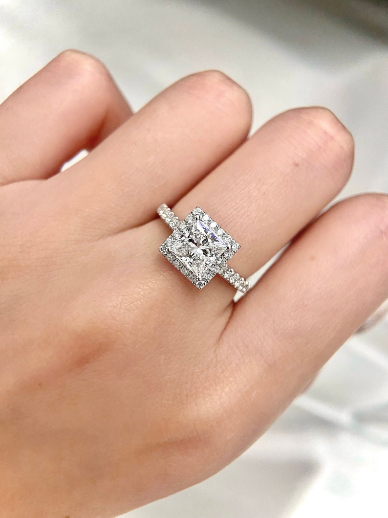 1.50ct-2.50ct Princess Cut Lab Grown Halo Diamond Engagement Ring