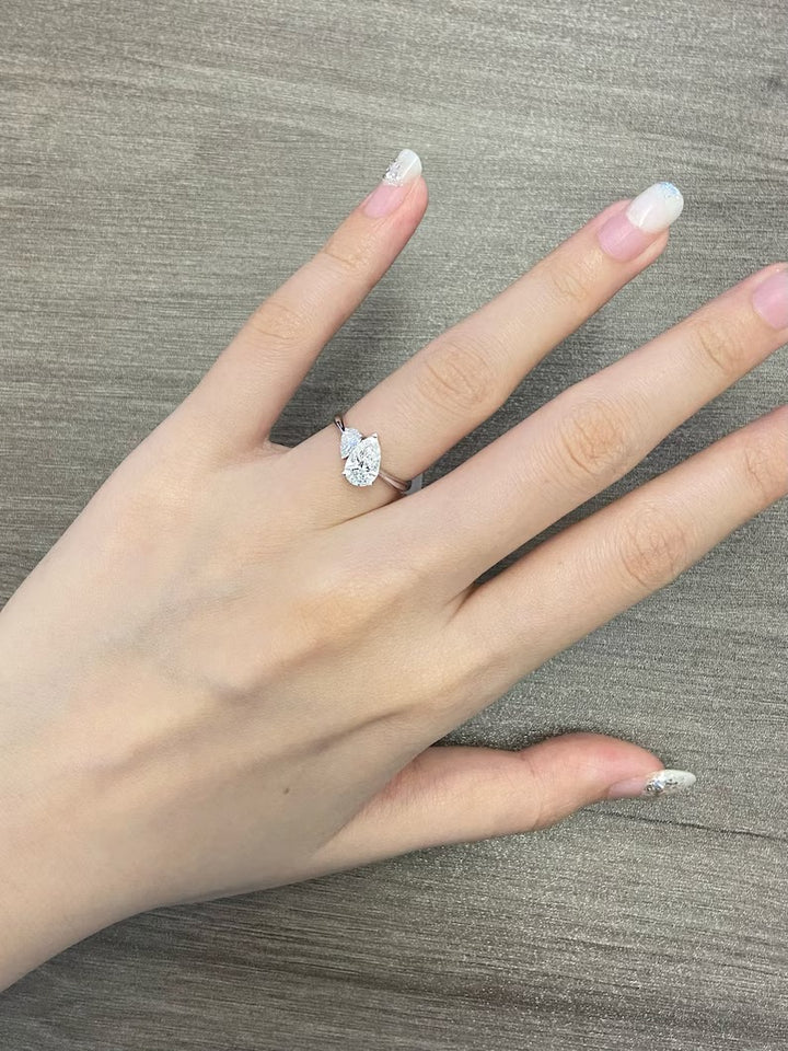 1.0ct-2.0ct Pear Cut Lab Grown Toi Et Moi Diamond Engagement Ring