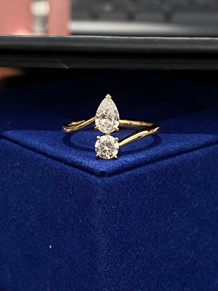 1.0ct-2.0ct Pear & Round Cut Lab Grown Diamond Toi Et Moi Engagement Ring