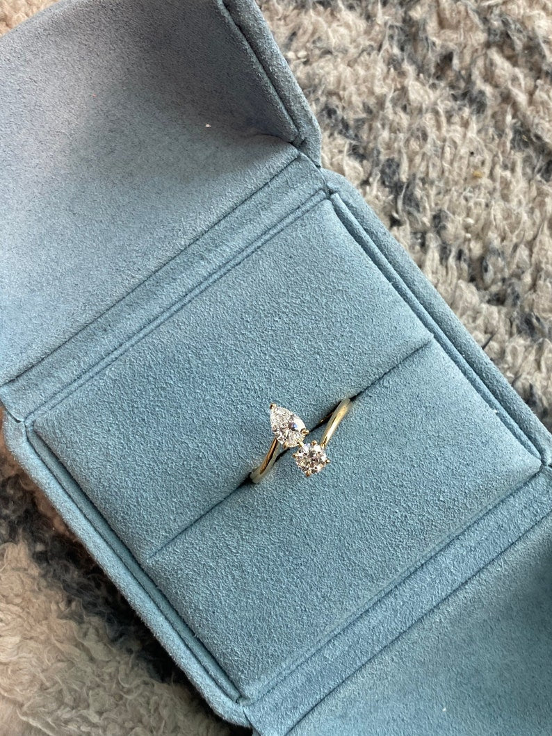 1.0ct-2.0ct Pear & Round Cut Lab Grown Diamond Toi Et Moi Engagement Ring