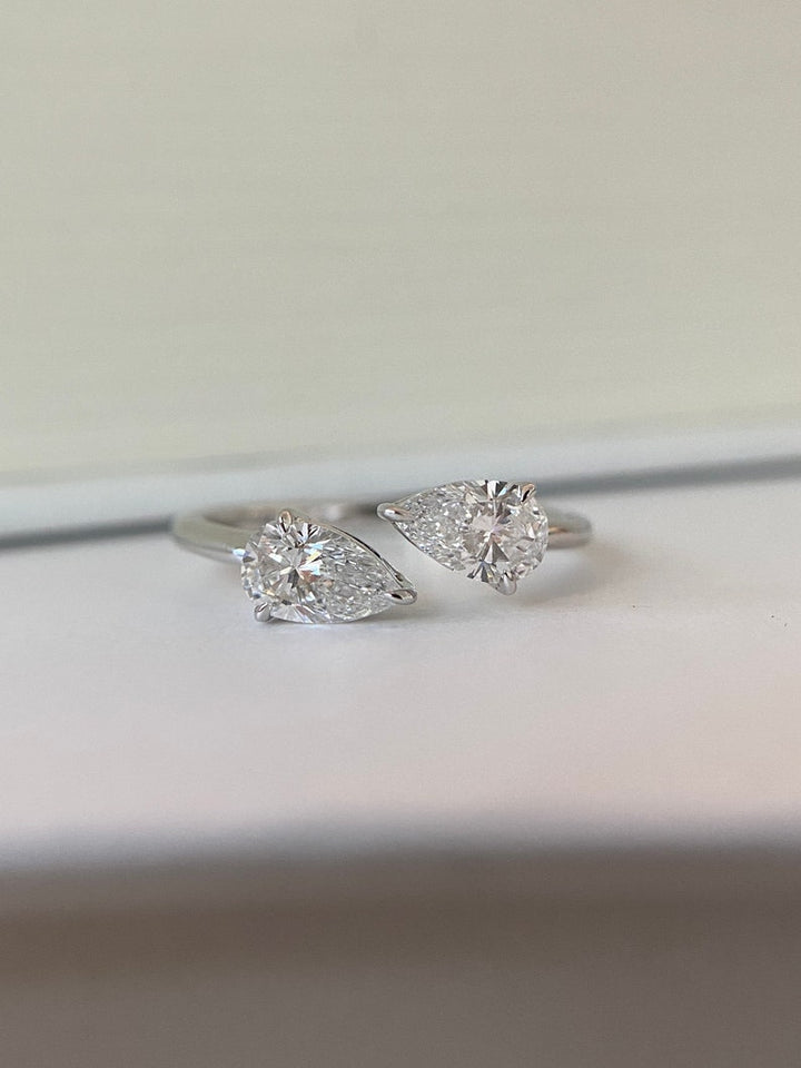 1.0ct-2.0ct Pear Cut Lab Grown Diamond Toi Et Moi Engagement Ring