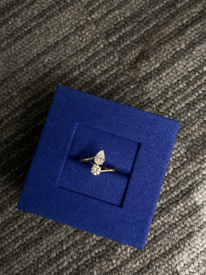1.0ct-2.0ct Pear & Round Cut Lab Grown Diamond Toi Et Moi Engagement Ring