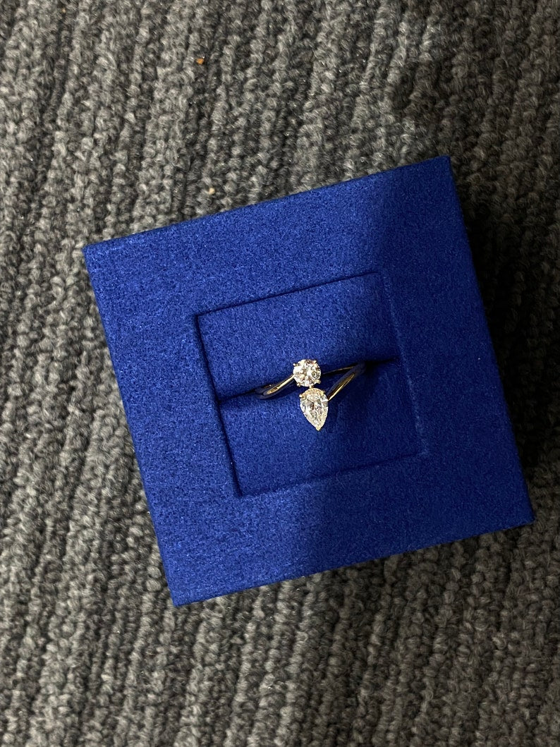 1.0ct-2.0ct Pear & Round Cut Lab Grown Diamond Toi Et Moi Engagement Ring