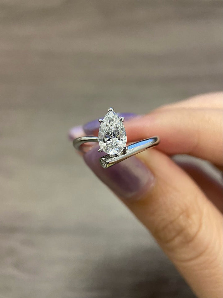 1.0ct-2.0ct Pear Cut Lab Grown Diamond Unique Solitaire Engagement Ring