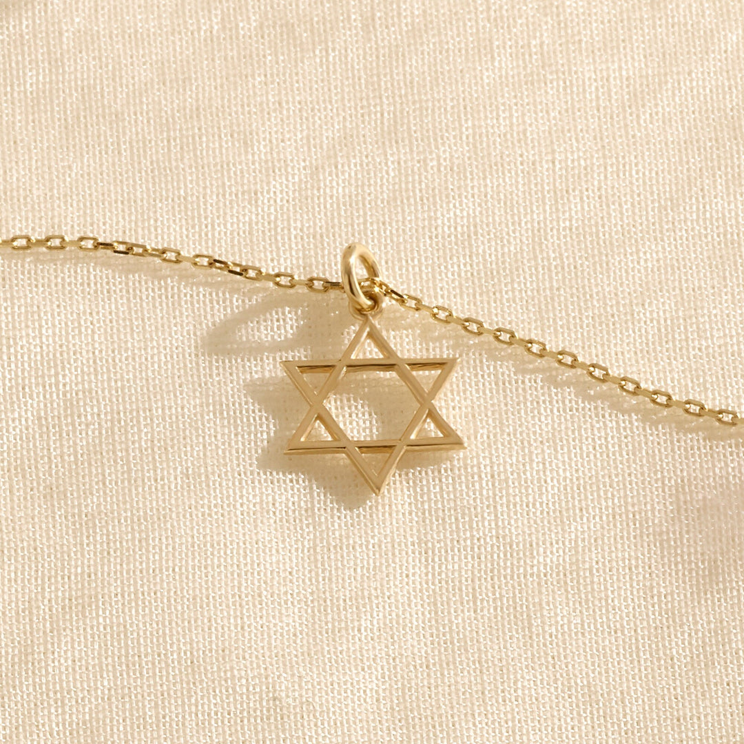 Star Charm Lab Grown Diamond Pendant Necklace in 14K Gold