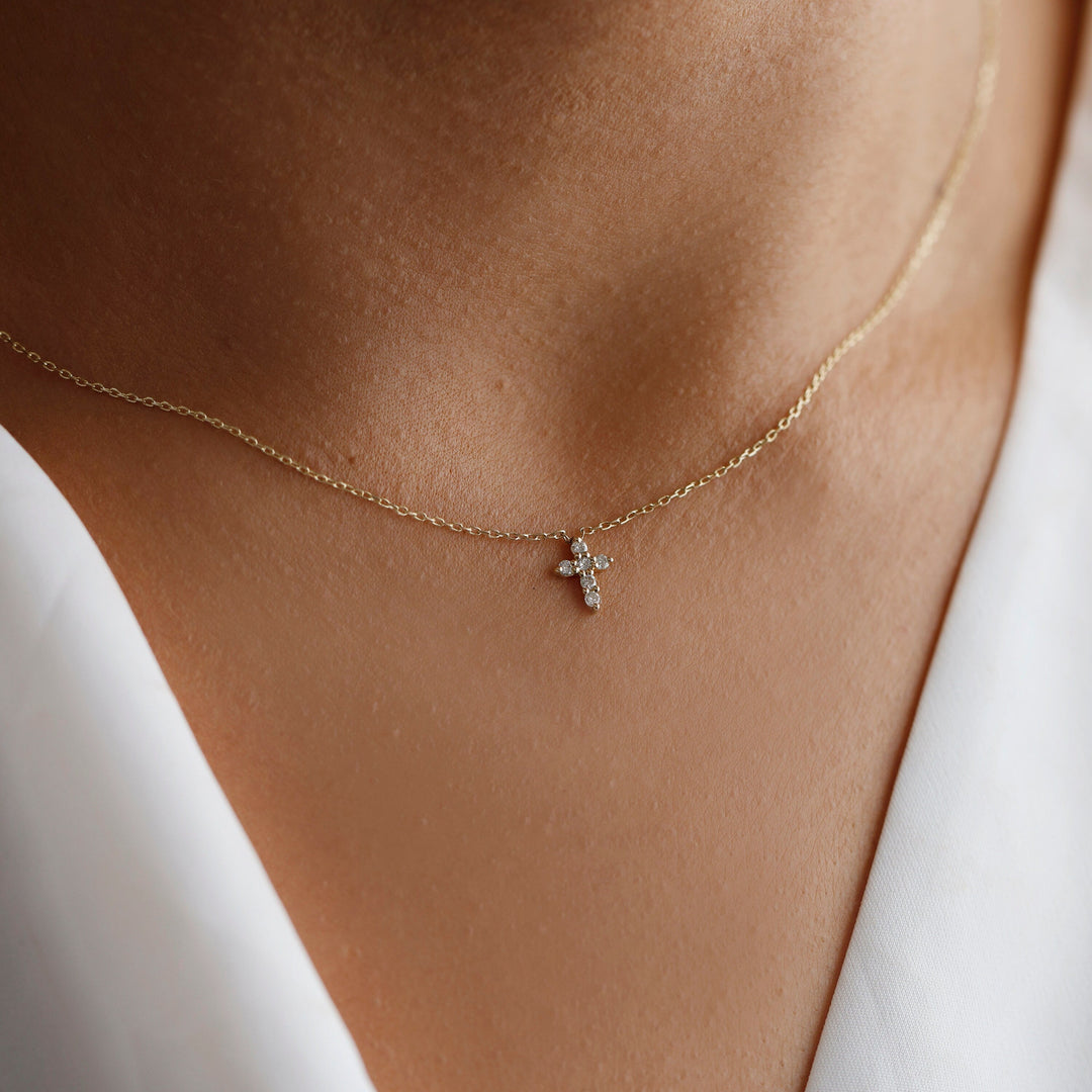 Round Cut Cross Diamond Lab Grown Necklace In 18K Gold