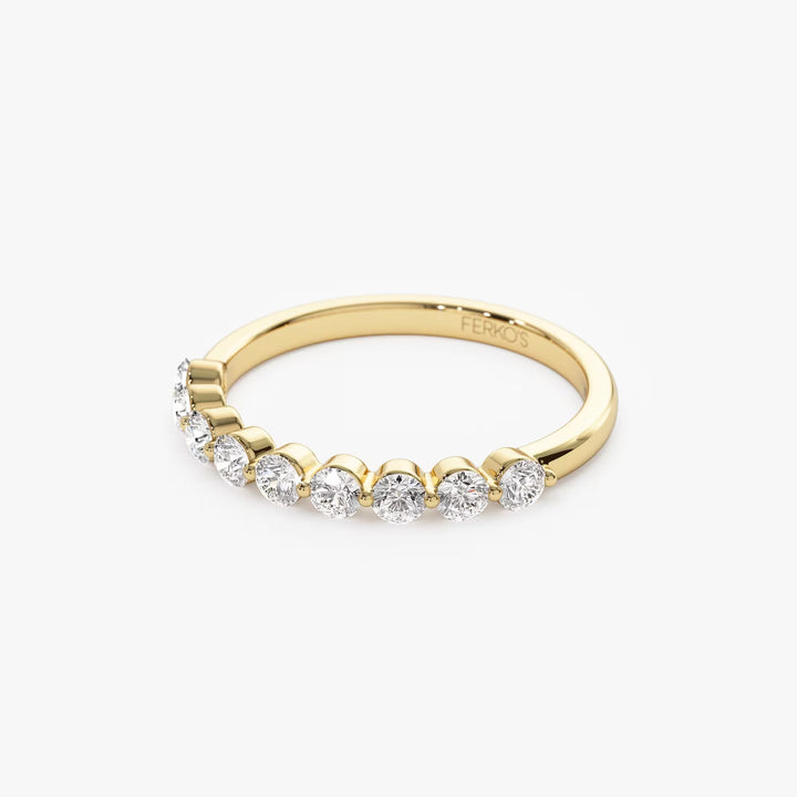 Round CVD Diamond Shared Prong Wedding Band in Gold