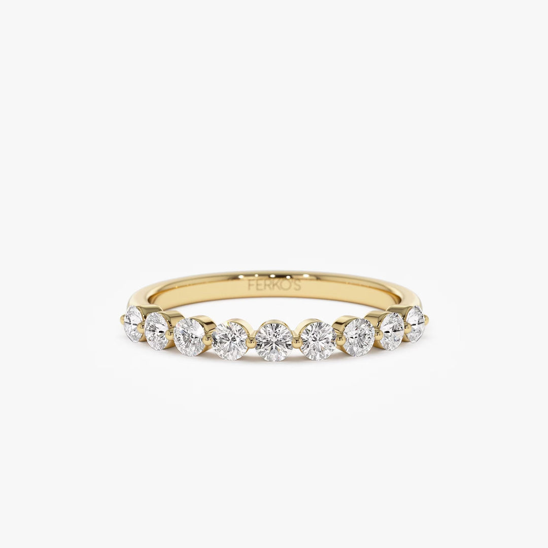 Round CVD Diamond Shared Prong Wedding Band in Gold