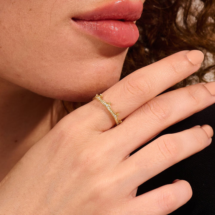 Round Cut Moissanite CVD Diamond Crown Wedding Band in Solid Gold