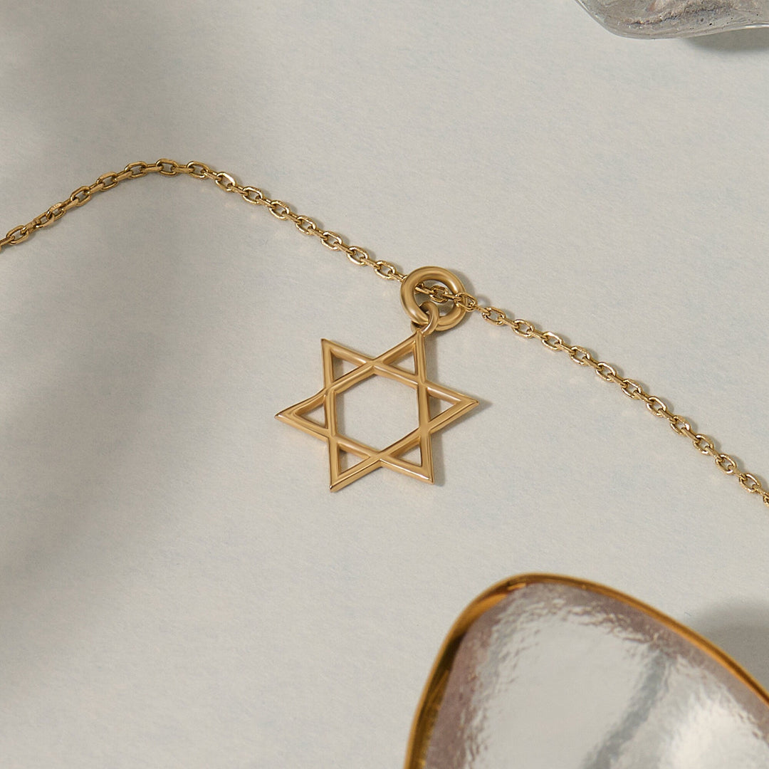 Star Charm Lab Grown Diamond Pendant Necklace in 14K Gold