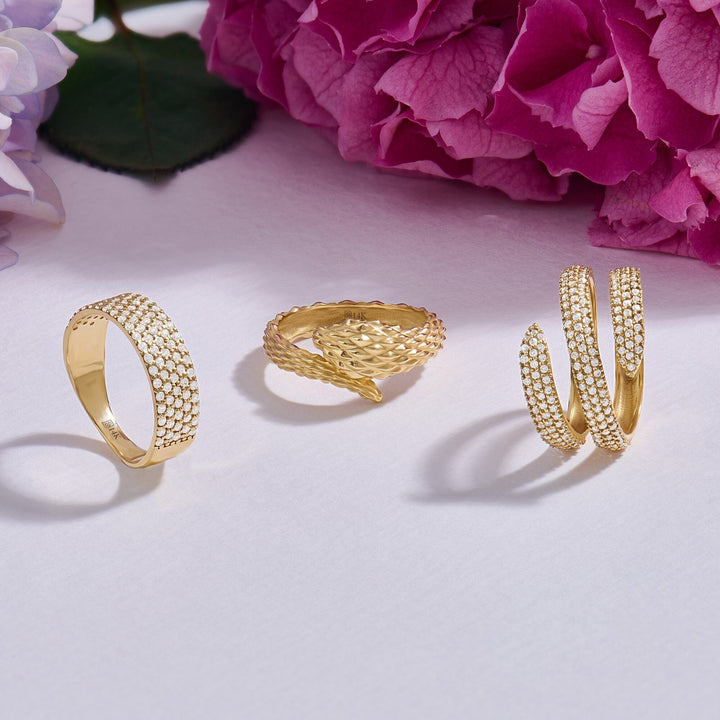 Round Cut Diamond CVD Flat Wedding Band in 18K Gold