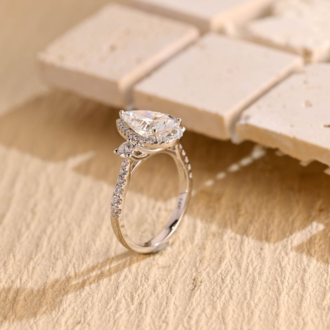 1.50ct-2.50ct Pear Cut Halo Lab Grown Diamond Cluster Engagement Ring