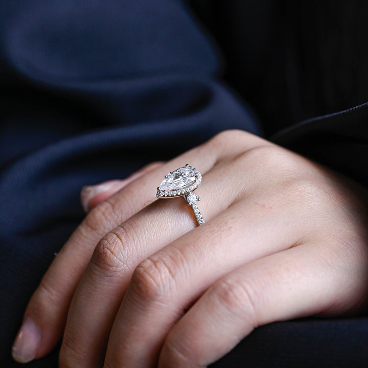 1.50ct-2.50ct Pear Cut Halo Lab Grown Diamond Cluster Engagement Ring