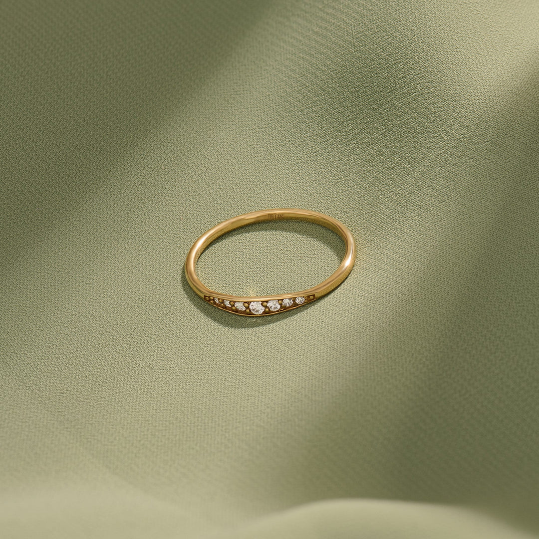 Round Cut Lab Grown Diamond Wedding Band Gift in 10K Gold
