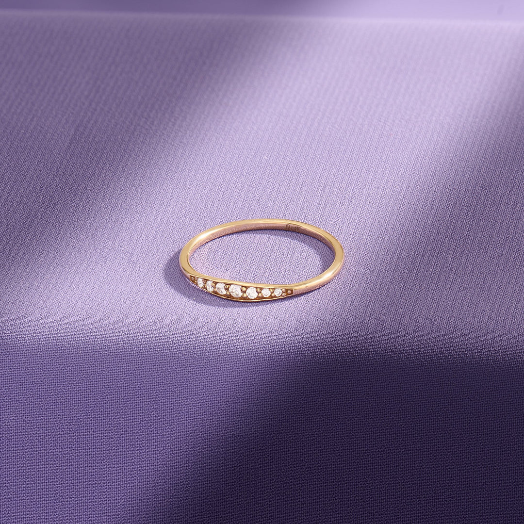 Round Cut Lab Grown Diamond Wedding Band Gift in 10K Gold