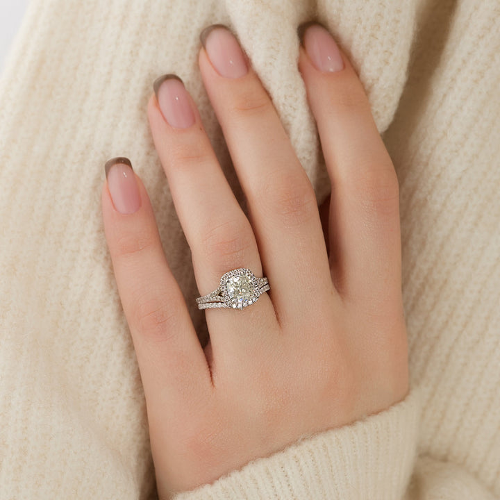 2.0CT Lab Diamond
Cushion Cut Halo
Split Shank Ring
F VS1 Diamond
Lab Grown Diamond
2 Carat Diamond
Cushion Engagement Ring
VS1 Lab Diamond
