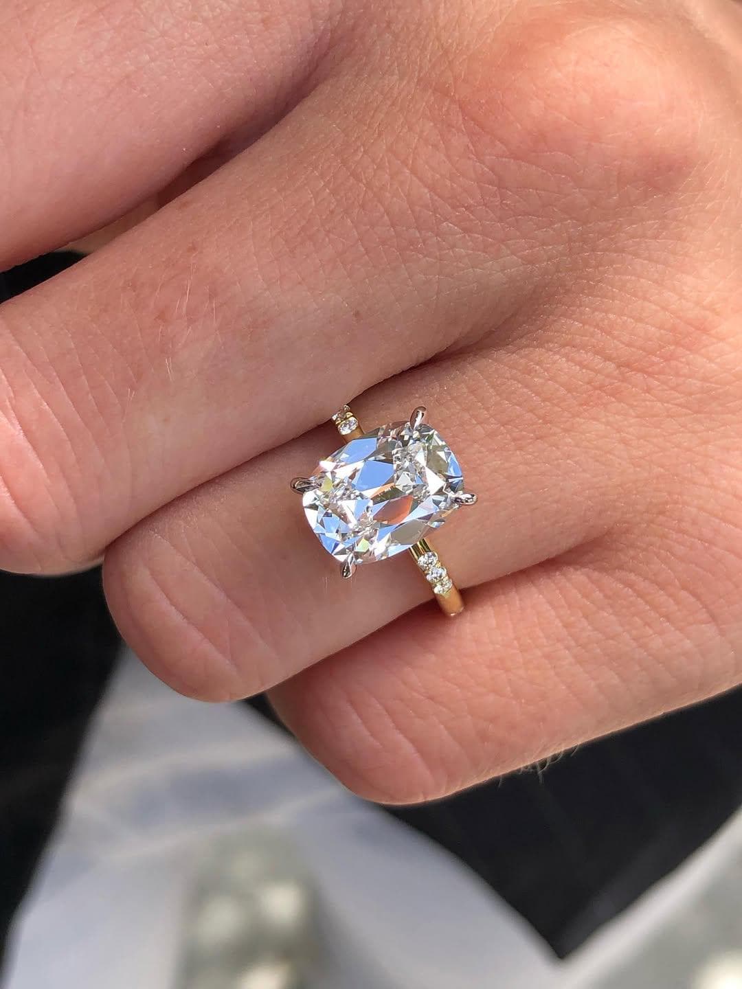This magnificent engagement ring features a substantial 2.50CT elongated cushion-cut lab-grown diamond, uniquely fashioned in an Old Mine cut.