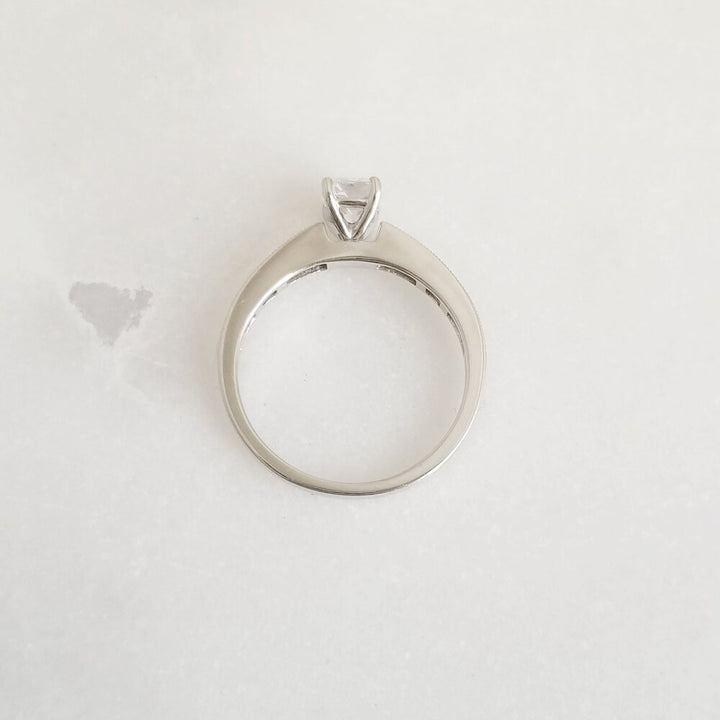 cushion-solitaire-cvd-f-vs2-diamond-engagement-ring