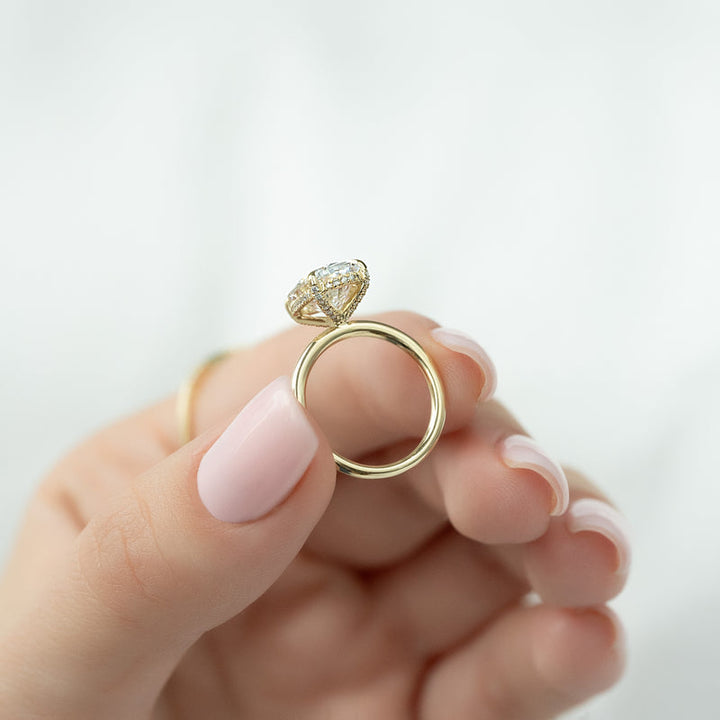 3.0CT Oval Lab Grown F/VS2 Diamond Solitaire Engagement Ring