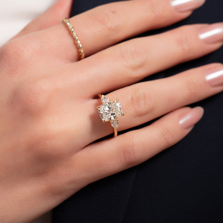 4.0CT Cushion Lab Grown E/VS1 Three Stone Diamond Engagement Ring