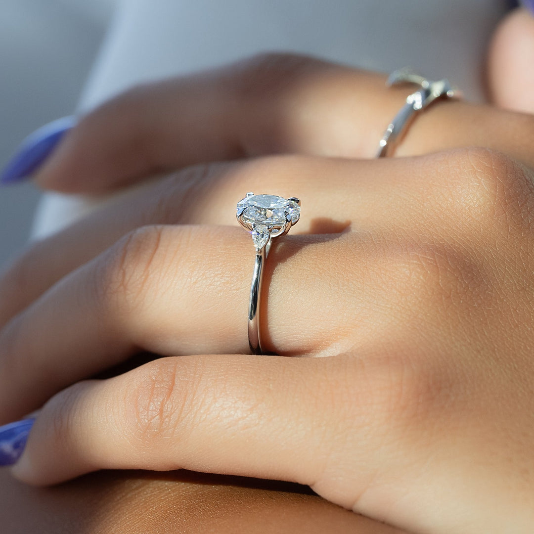 1-50-ct-oval-f-vs1-cvd-diamond-three-stones-engagement-ring