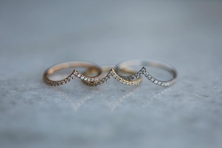 0-225-ct-round-curved-cvd-ef-vs-diamond-wedding-band