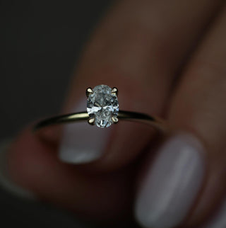 oval-solitaire-cvd-e-vvs1-diamond-engagement-ring