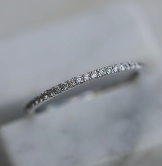 round-half-eternity-cvd-ef-vs-diamond-wedding-band