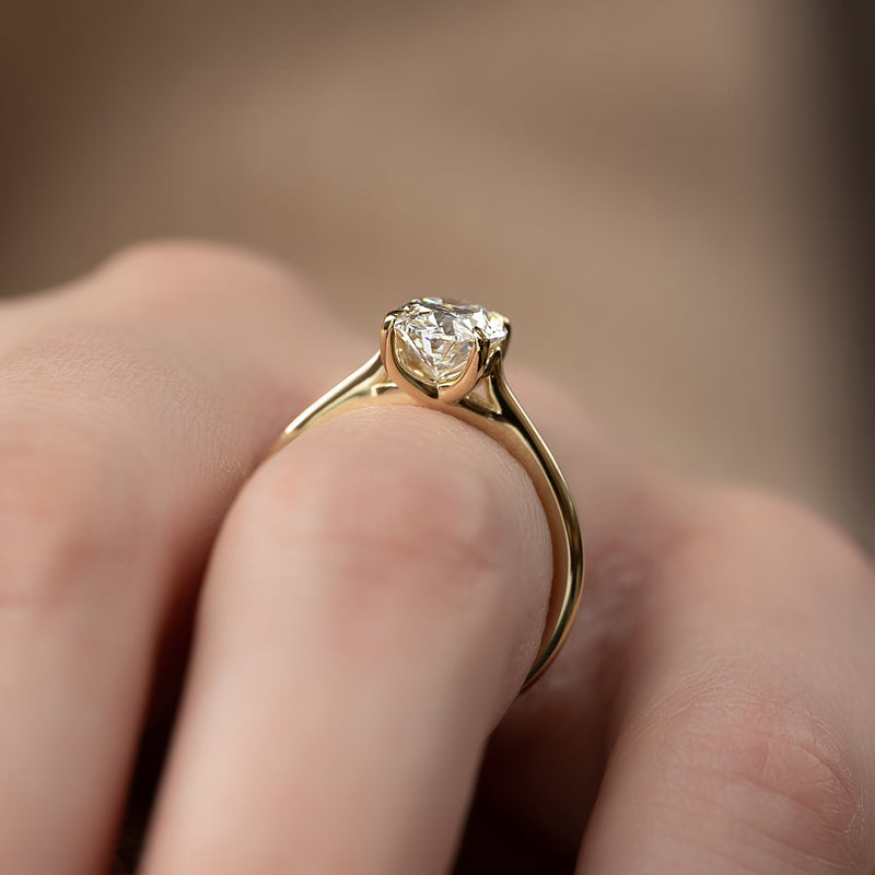 2.50CT Oval Lab Grown E/VVS1 Diamond Solitaire Engagement Ring for Her