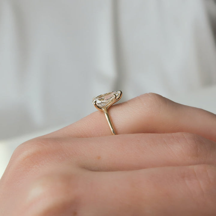 2.50CT Pear Lab Grown E/VS2 Diamond Solitaire Engagement Ring