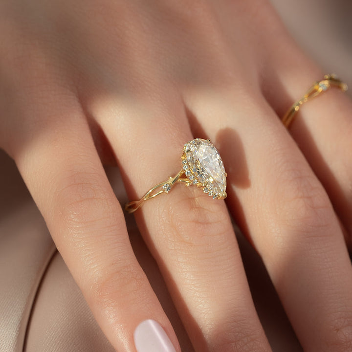 2.0CT Pear Lab Grown E/VS1 Unique Nature Inspired Diamond Engagement Ring