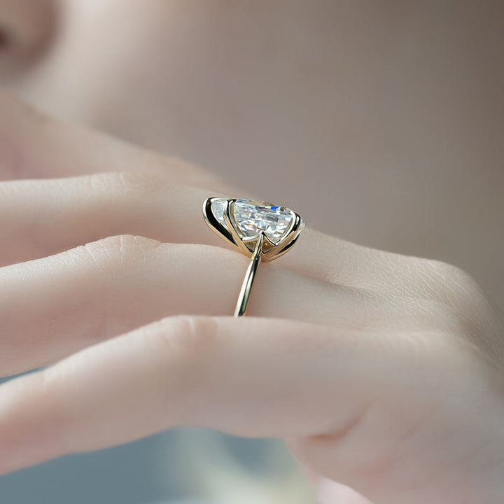 1.50CT Pear Lab Grown F/VS2 Solitaire Diamond Engagement Ring