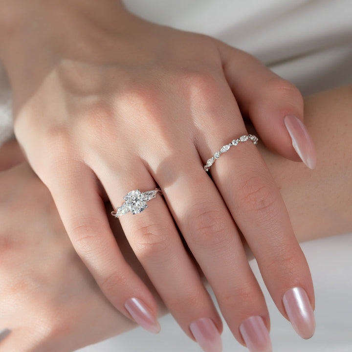 2.0CT Cushion Lab Grown E/VVS2 Twig Diamond Three Stone Engagement Ring
