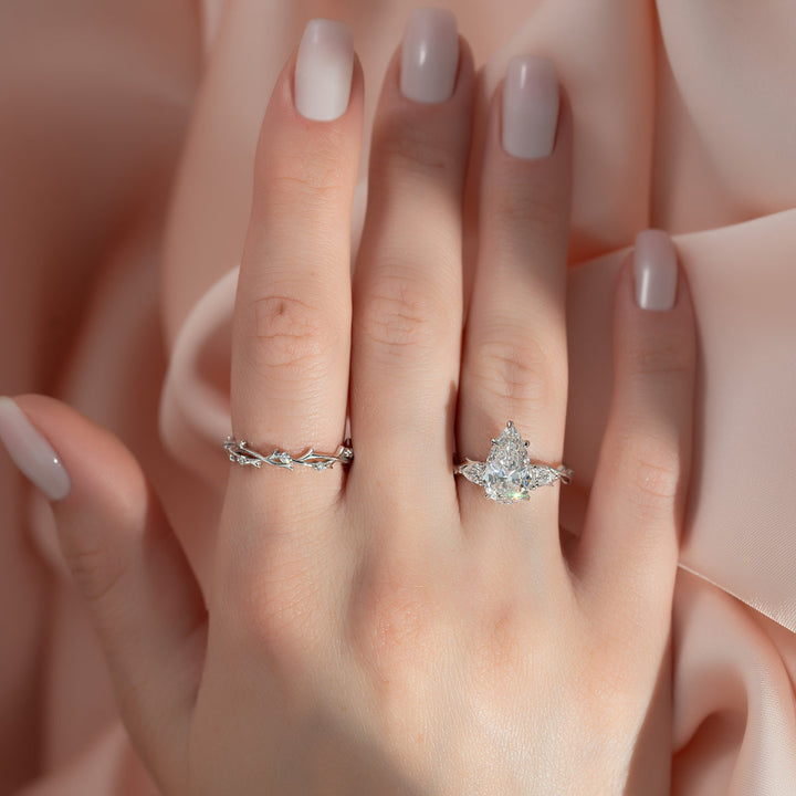 2.50CT Pear Lab Grown E/VS2 Twig Diamond Three Stone Engagement Ring