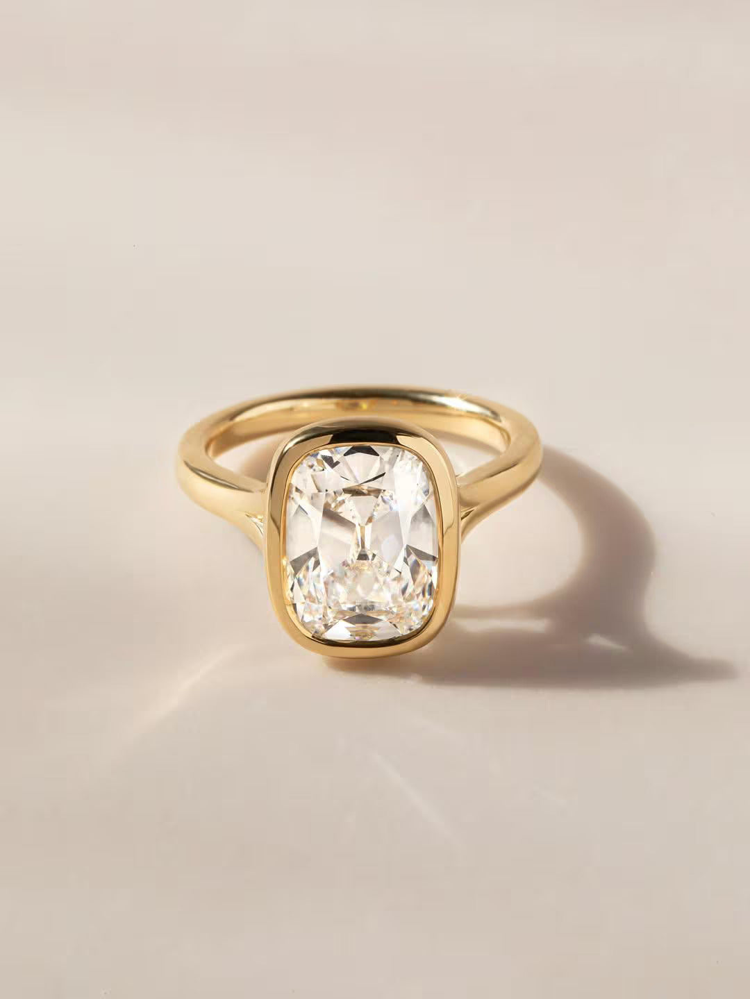 Lab Grown Diamond
Antique Cut Diamond
Bezel Set Cushion
Elongated Lab Diamond
4.00 Carat Cushion
