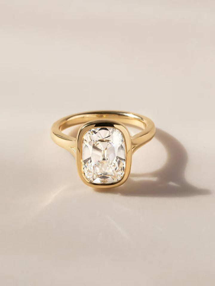 Lab Grown Diamond
Antique Cut Diamond
Bezel Set Cushion
Elongated Lab Diamond
4.00 Carat Cushion
