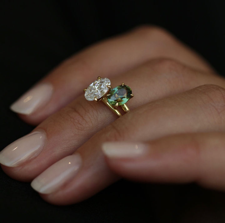 oval-solitaire-cvd-e-vvs2-diamond-engagement-ring