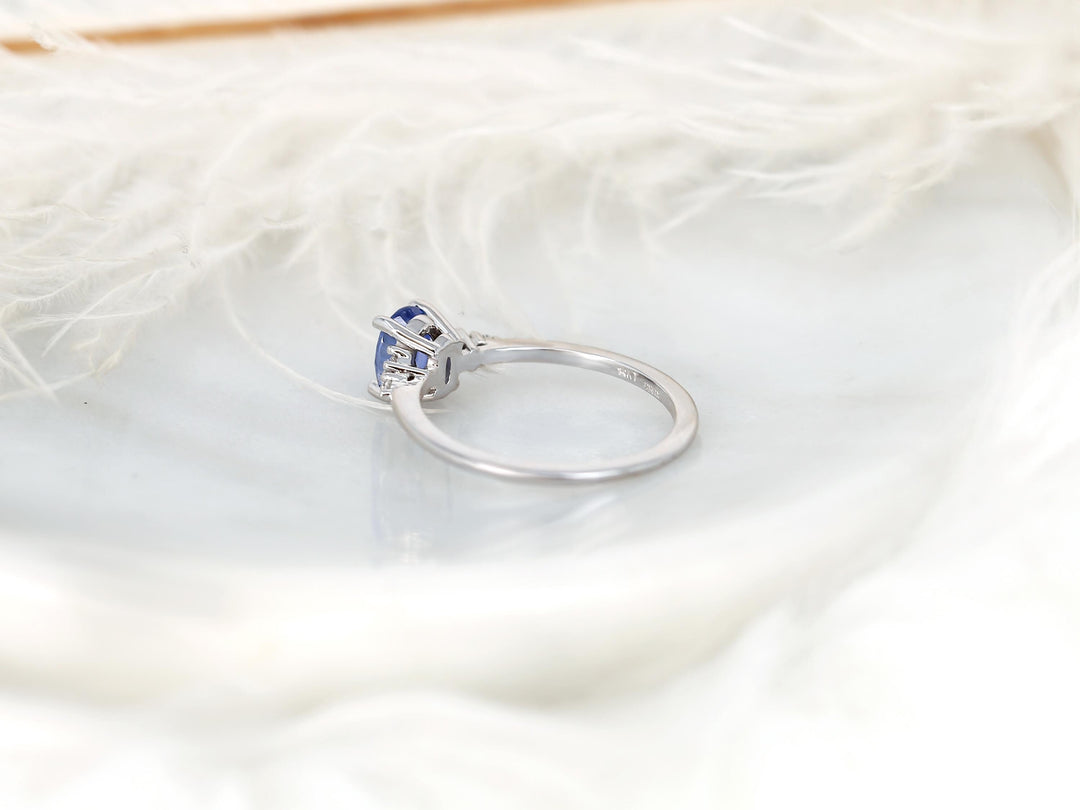 Lab Grown Jewelry
Alternative Engagement
Blue Gemstone Ring
Oval Gemstone Cluster
