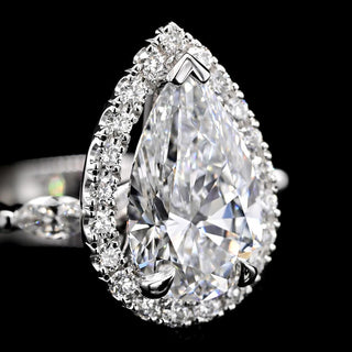 1.0ct-2.0ct Pear Cut Lab Grown Halo Diamond Engagement Ring