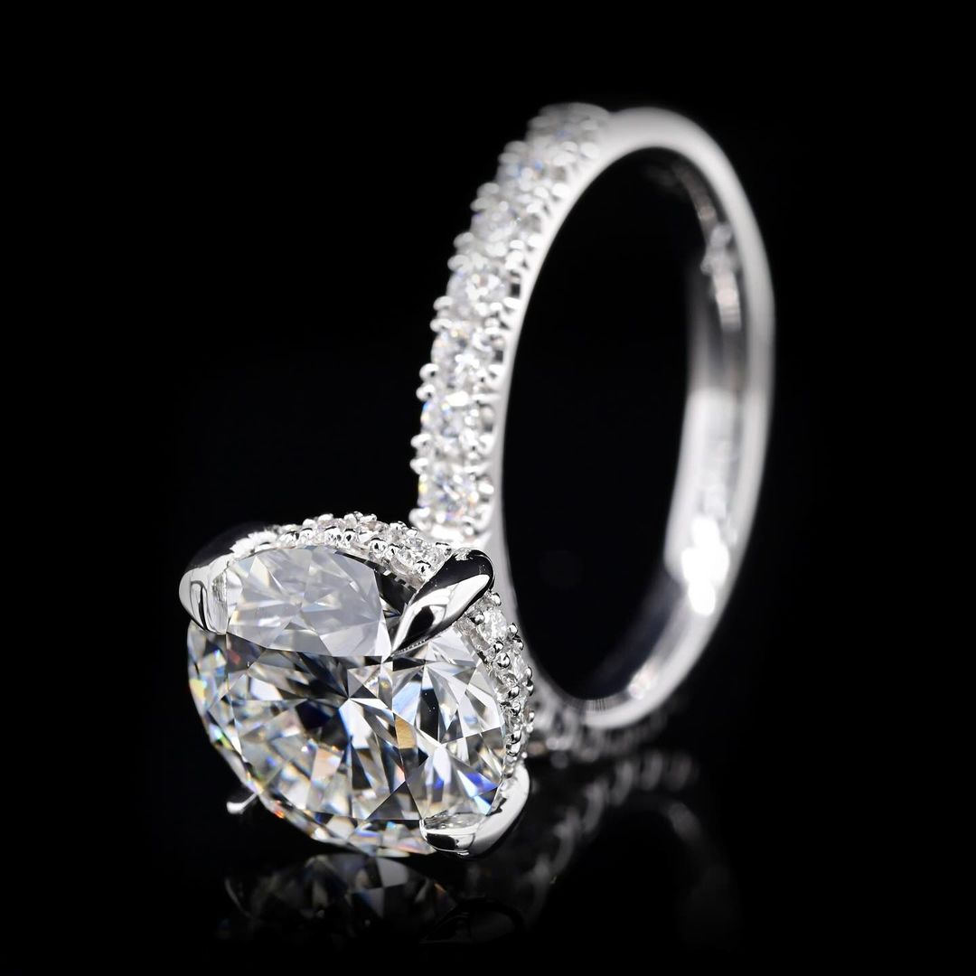 2.0ct-3.0ct Round Cut Lab Grown Hidden Halo Diamond Engagement Ring