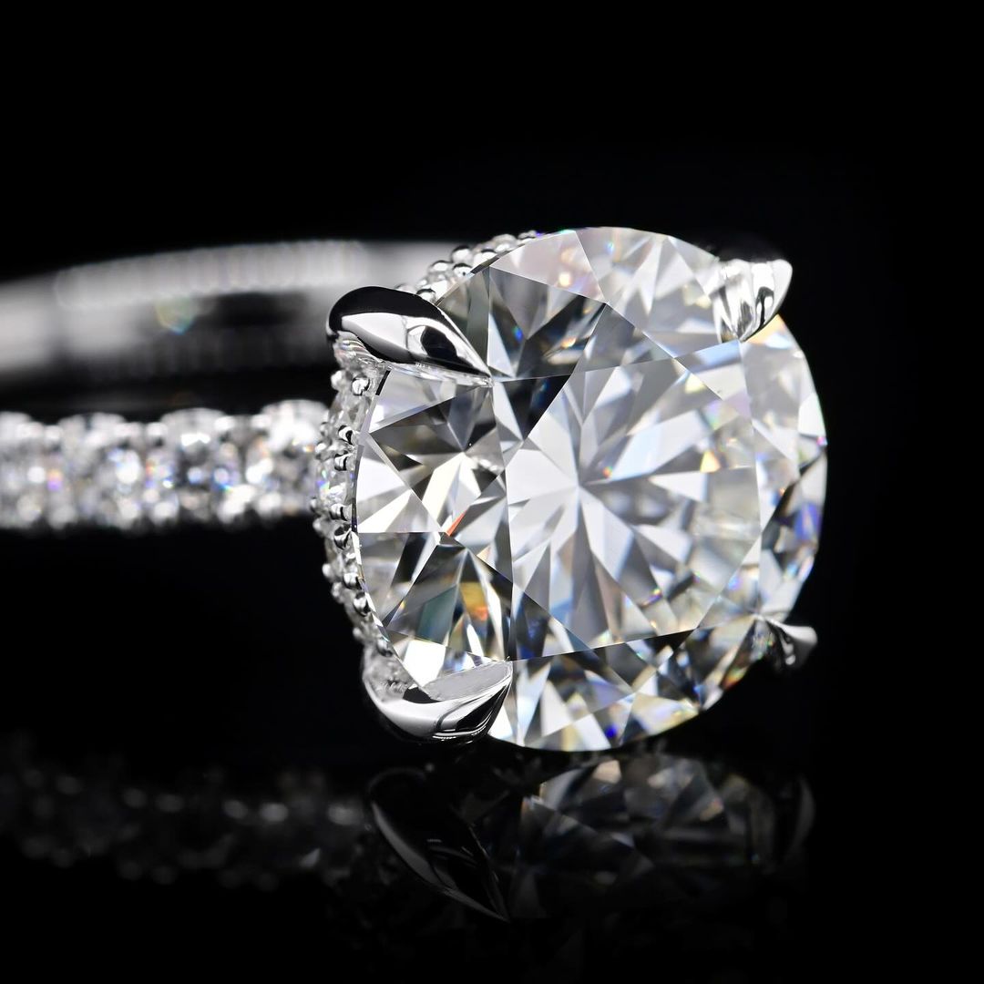 2.0ct-3.0ct Round Cut Lab Grown Hidden Halo Diamond Engagement Ring
