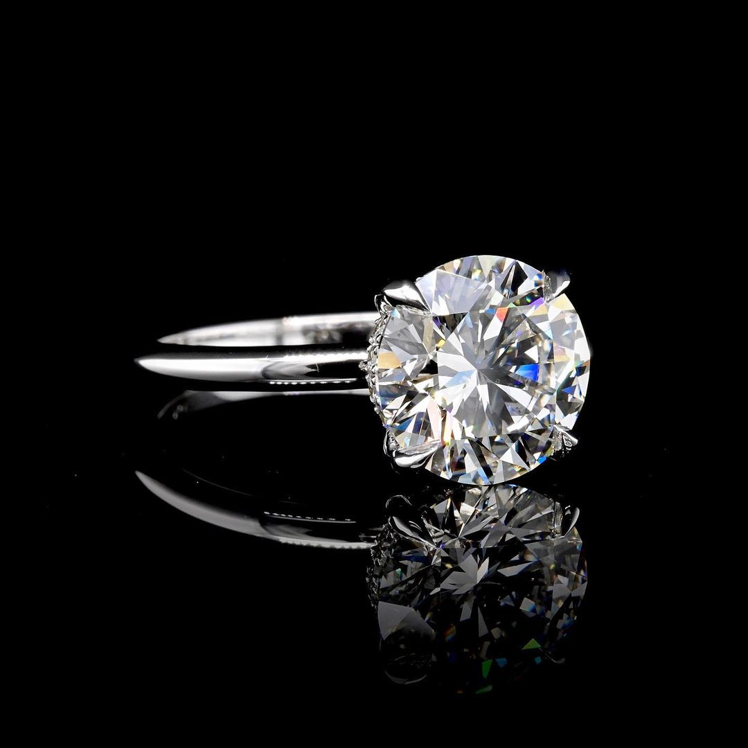 1.50ct-2.50ct Round Cut Lab Grown Hidden Halo Diamond Engagement Ring